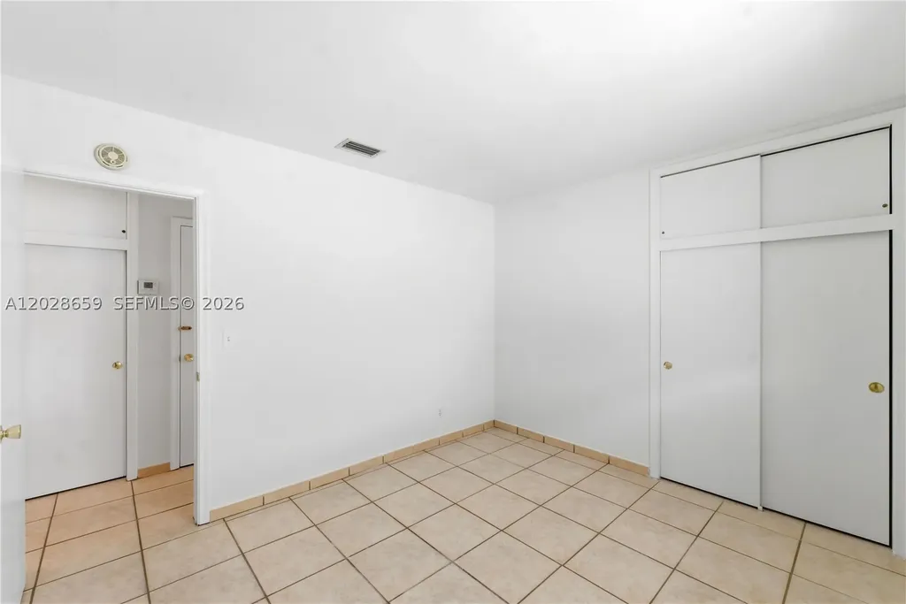 2210 N 52nd Avenue Hollywood FL 33021