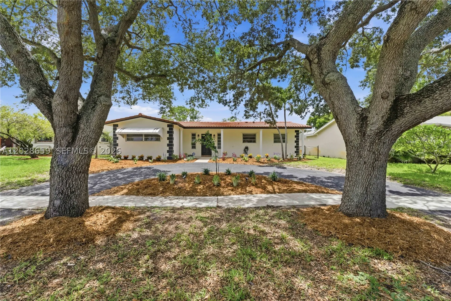 2210 N 52nd Avenue Hollywood FL 33021