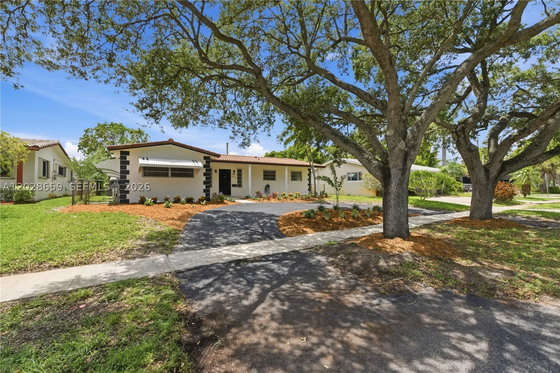 2210 N 52nd Avenue Hollywood FL 33021