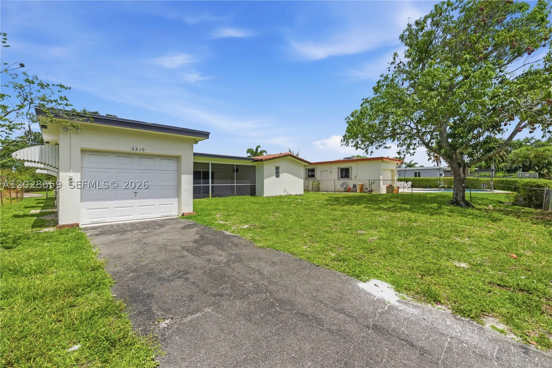 2210 N 52nd Avenue Hollywood FL 33021