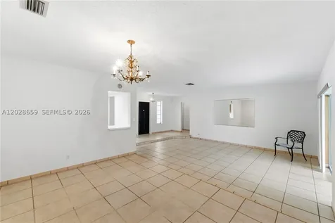 2210 N 52nd Avenue Hollywood FL 33021