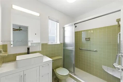 2210 N 52nd Avenue Hollywood FL 33021