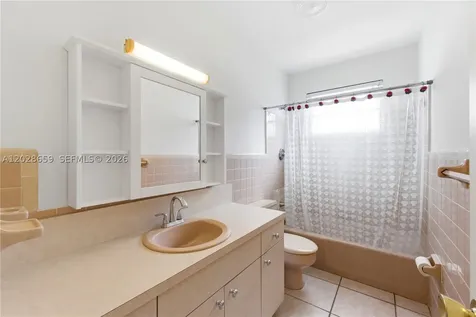 2210 N 52nd Avenue Hollywood FL 33021