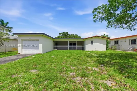 2210 N 52nd Avenue Hollywood FL 33021