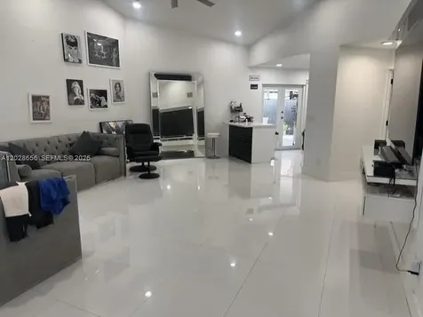 1131 SW 110th Avenue Pembroke Pines FL 33025