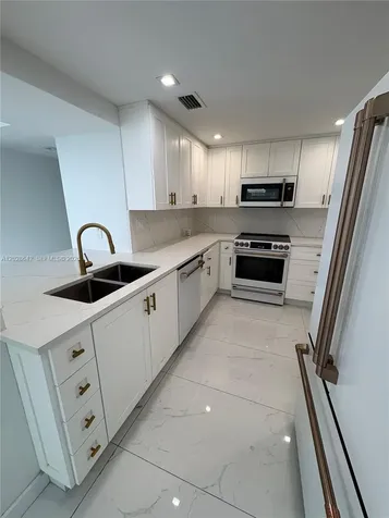 16710 NE 9th Avenue North Miami Beach FL 33162