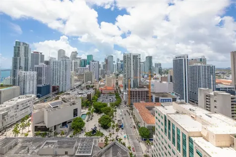121 NE 5th Street Miami FL 33132