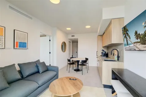 121 NE 5th Street Miami FL 33132