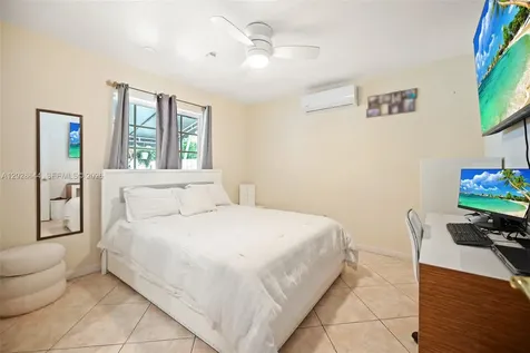7819 NW 166th Terrace Miami Lakes FL 33016