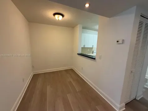492 NW 165th St Road Miami FL 33169