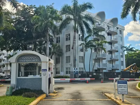 492 NW 165th St Road Miami FL 33169