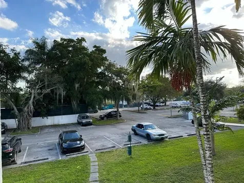 492 NW 165th St Road Miami FL 33169