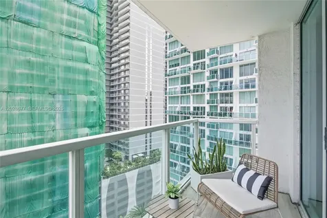 31 SE 5th Street Miami FL 33131