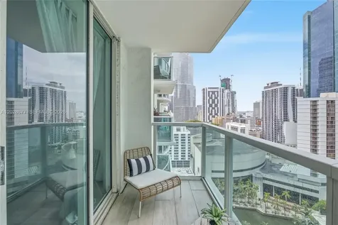 31 SE 5th Street Miami FL 33131