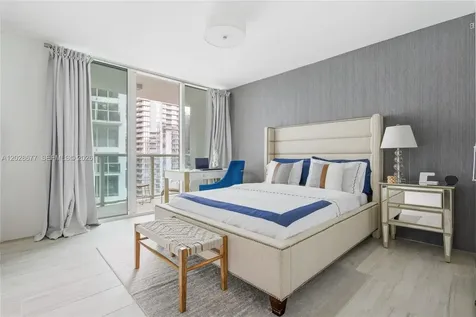 31 SE 5th Street Miami FL 33131