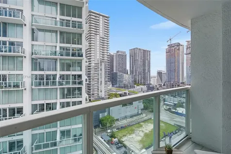 31 SE 5th Street Miami FL 33131