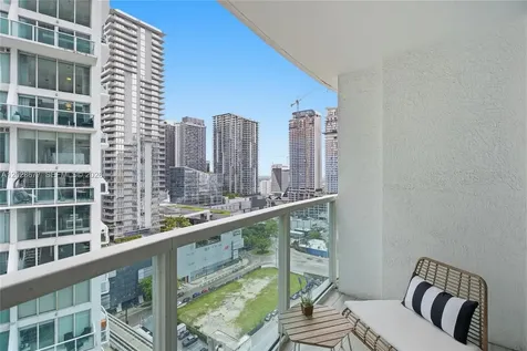 31 SE 5th Street Miami FL 33131
