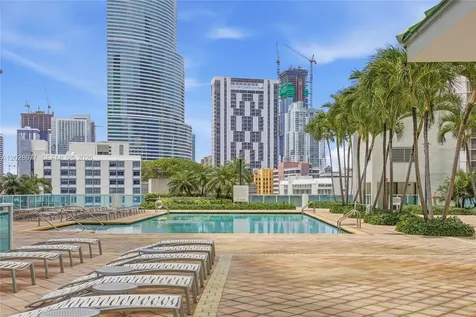 31 SE 5th Street Miami FL 33131