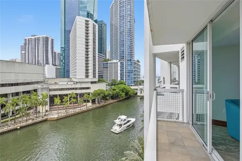 31 SE 5th Street Miami FL 33131