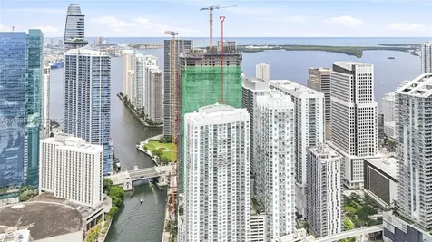 31 SE 5th Street Miami FL 33131
