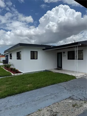 1014 W 66th Street Hialeah FL 33012