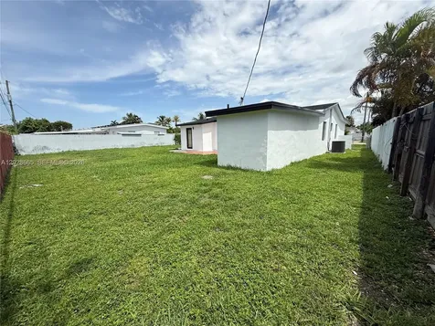 1014 W 66th Street Hialeah FL 33012