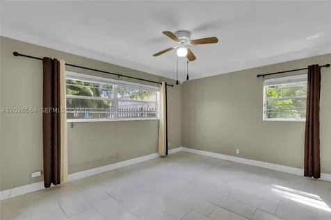 4805 NW 35th Street Lauderdale Lakes FL 33319