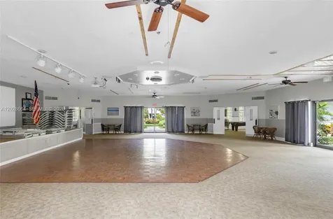 4805 NW 35th Street Lauderdale Lakes FL 33319