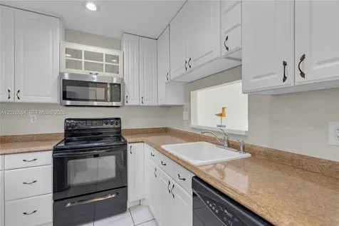 4805 NW 35th Street Lauderdale Lakes FL 33319