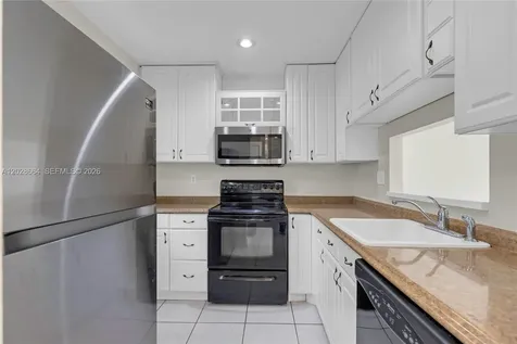 4805 NW 35th Street Lauderdale Lakes FL 33319