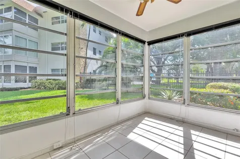 4805 NW 35th Street Lauderdale Lakes FL 33319