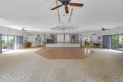 4805 NW 35th Street Lauderdale Lakes FL 33319
