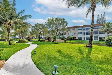 4805 NW 35th Street Lauderdale Lakes FL 33319