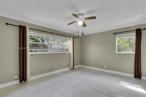 4805 NW 35th Street Lauderdale Lakes FL 33319