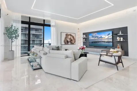 88 SW 7th Street Miami FL 33130