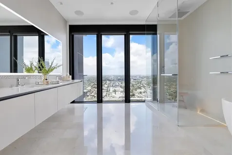 88 SW 7th Street Miami FL 33130