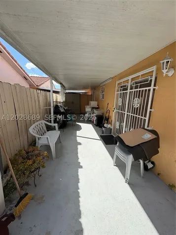 2232 W 74th Terrace Hialeah FL 33016
