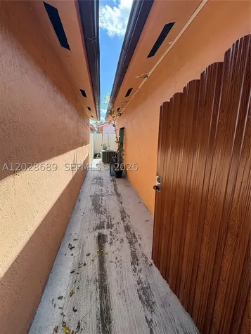 2232 W 74th Terrace Hialeah FL 33016