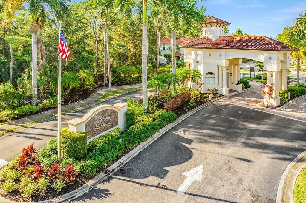 7542 Bristol Circle Naples FL 34120