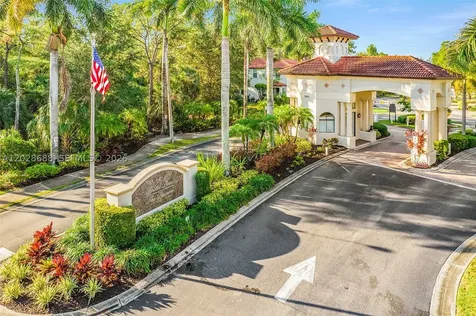 7542 Bristol Circle Naples FL 34120