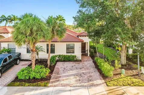 7542 Bristol Circle Naples FL 34120