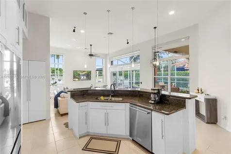 1714 Victoria Pointe Circle Weston FL 33327