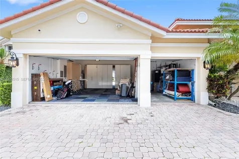 1714 Victoria Pointe Circle Weston FL 33327
