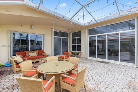 1714 Victoria Pointe Circle Weston FL 33327