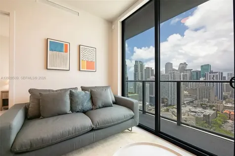 121 NE 5th Street Miami FL 33132