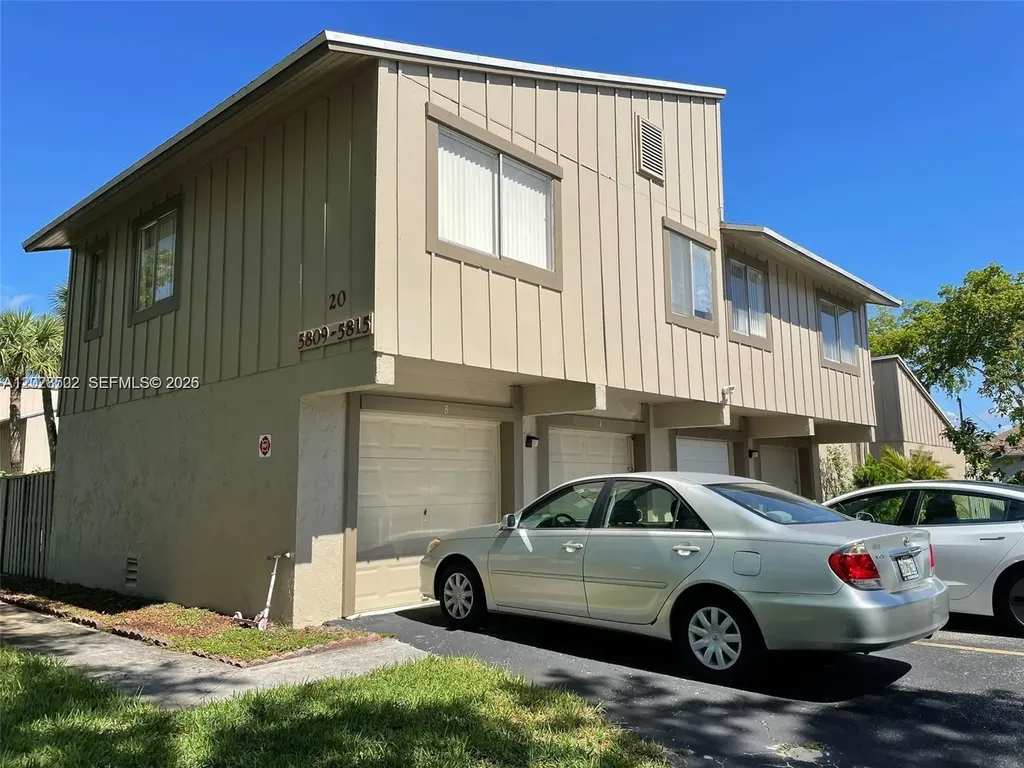 5809 NW 21st Street Lauderhill FL 33313