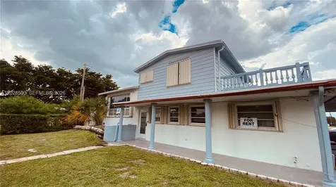 141 Mcarthur Parkway Pembroke Pines FL 33024