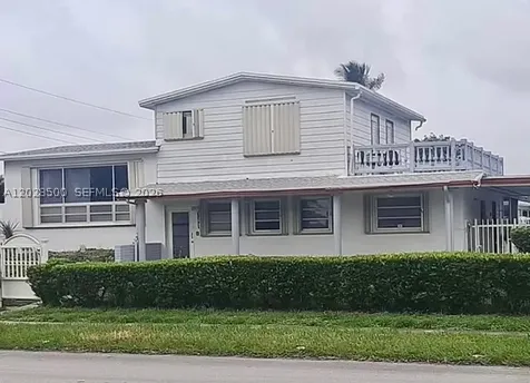 141 Mcarthur Parkway Pembroke Pines FL 33024