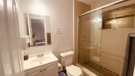141 Mcarthur Parkway Pembroke Pines FL 33024