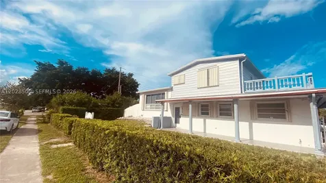 141 Mcarthur Parkway Pembroke Pines FL 33024